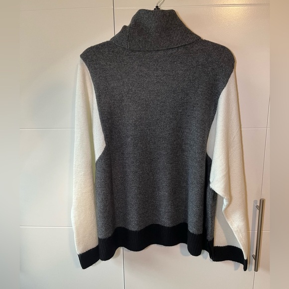 NWT Vince Camuto Colorblock Turtleneck Sweater Size 1X - Picture 4 of 12